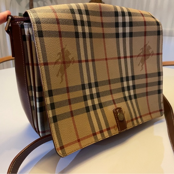 Vintage BURBERRY check flap messenger / shoulder bag - Picture 3 of 15